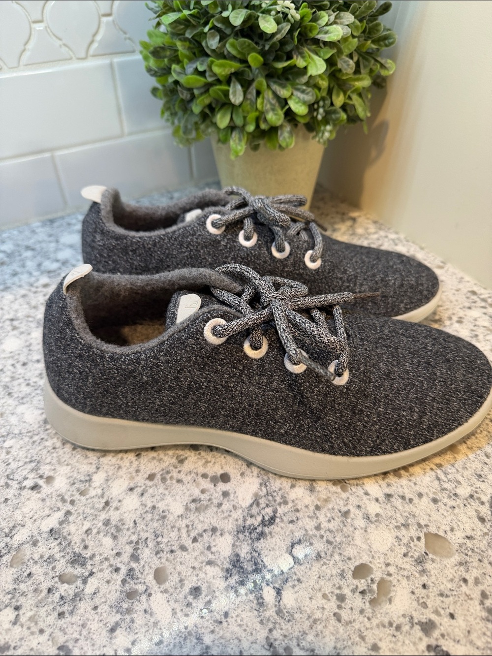 Allbirds wool runner  Gray Casual Knit Lace-Up Sneakers women’s size 10 New